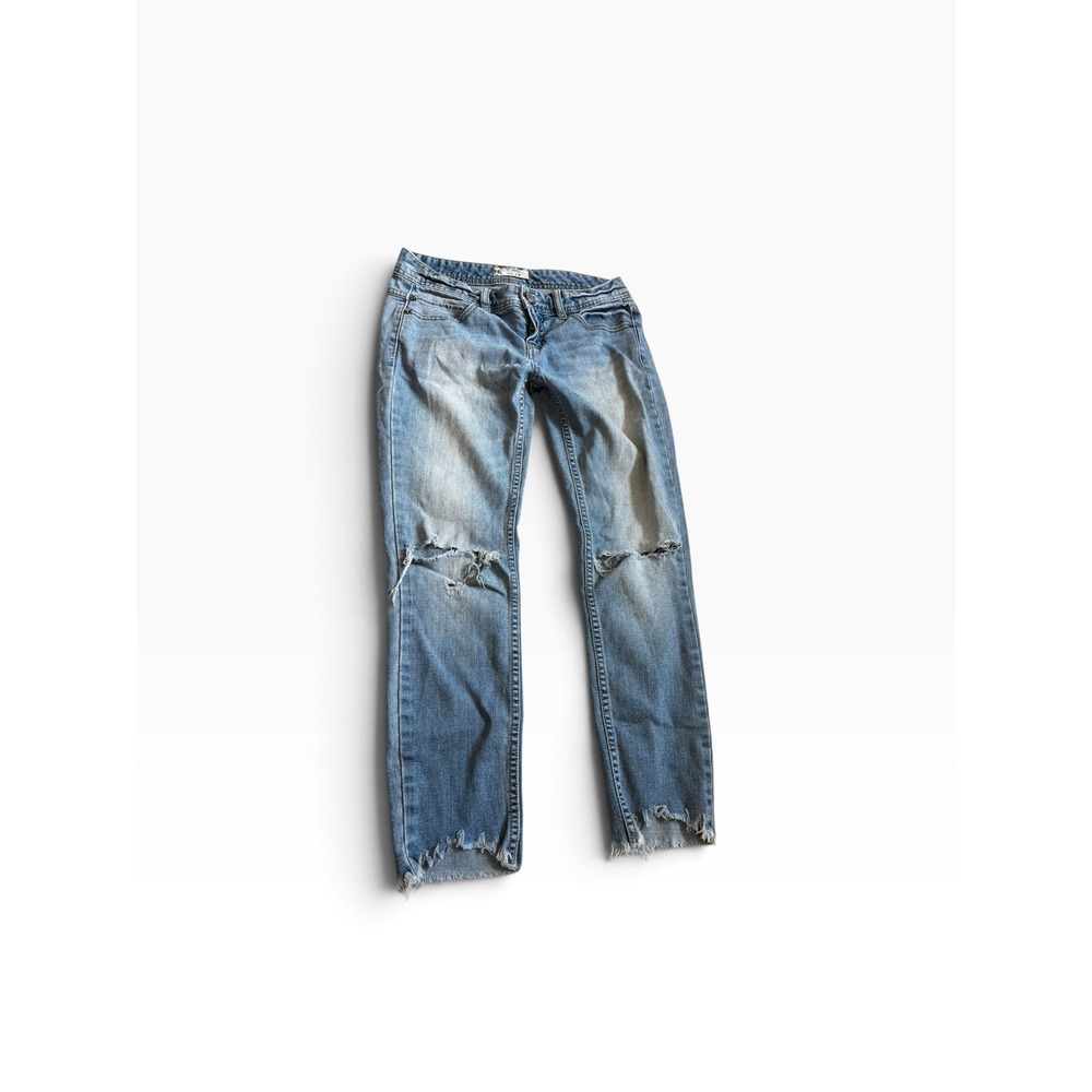 Free People Distressed Jeans 26 Blue Light Wash Frayed Step Hem Knee Rips